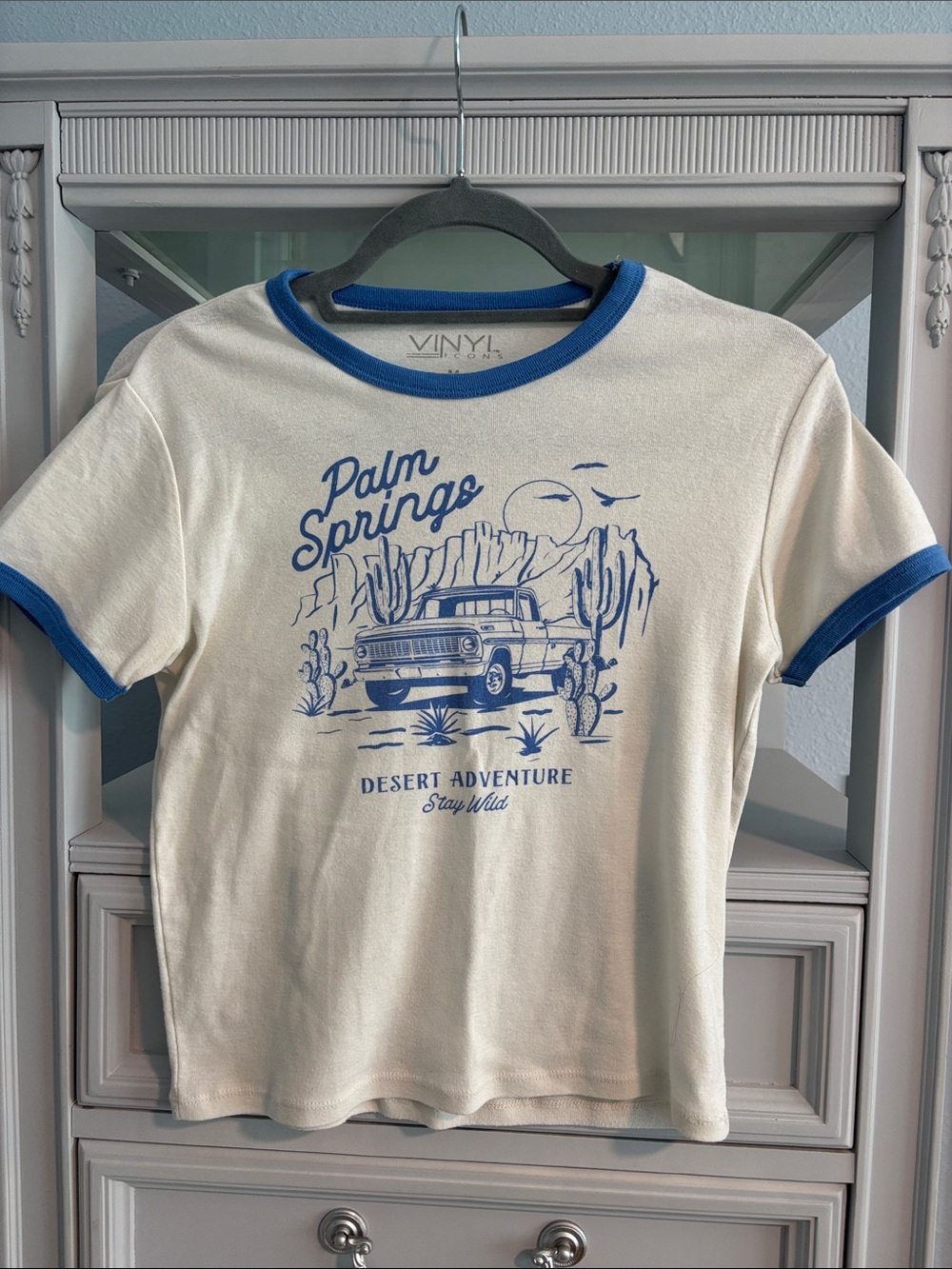 Vinyl Vintage-Inspired Palm Springs Desert Adventure Ringer Tee - White/Blue